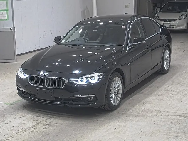 BMW 3-Series 318i Luxury
